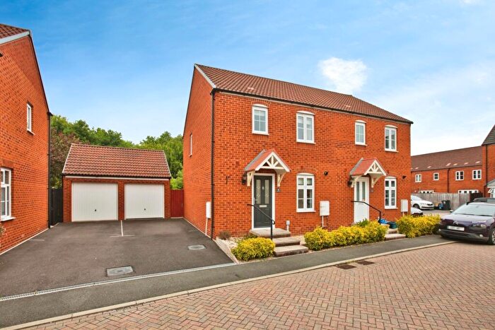 3 Bedroom Semi-Detached House For Sale In Walton Close, Glastonbury, Somerset, BA6