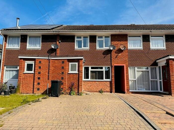 3 Bedroom Property To Rent In Home Park, Hurst Green, Oxted, RH8