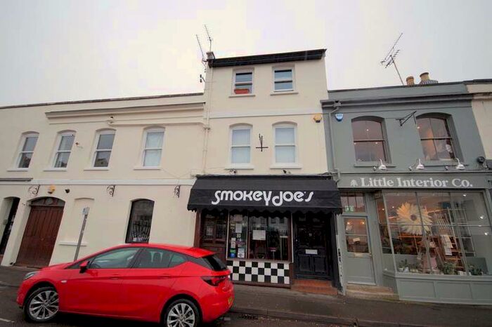 Flat To Rent In Town Centre GL50