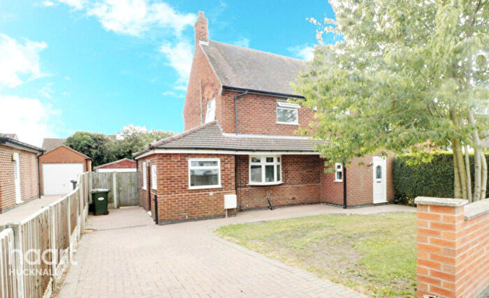 4 Bedroom Semi-Detached House For Sale In The Spinney, Nottingham, NG6