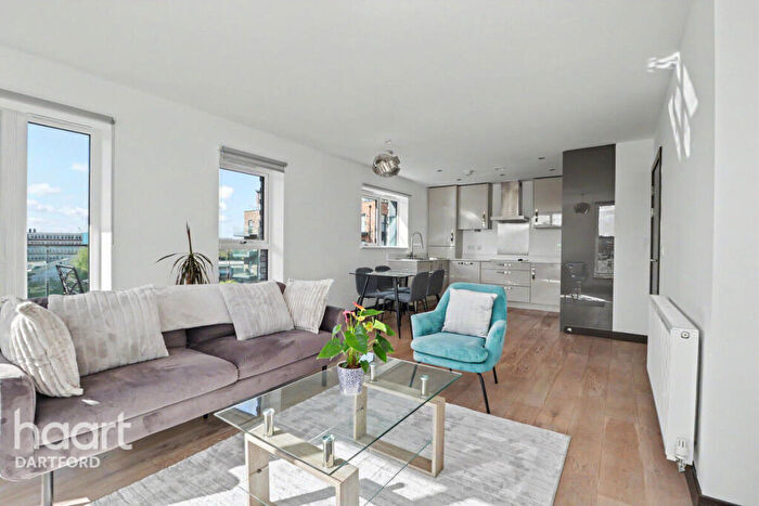 2 Bedroom Apartment For Sale In James Smith Court, Dartford, DA1