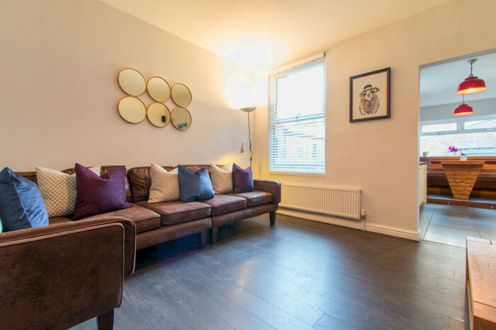 5 Bedroom Terraced House To Rent In Rothesay Avenue, Nottingham, NG7