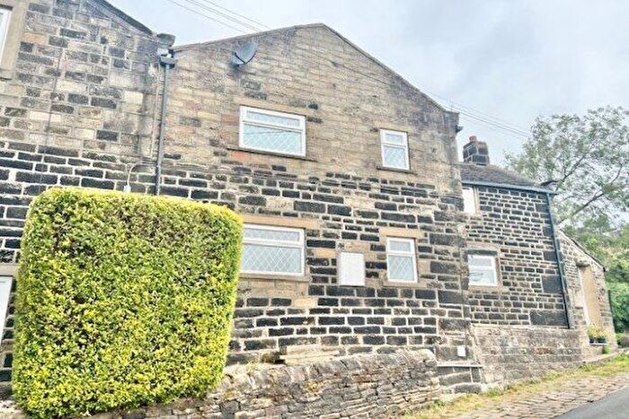 2 Bedroom Property To Rent In Hollin Well, Sowerby Bridge, HX6