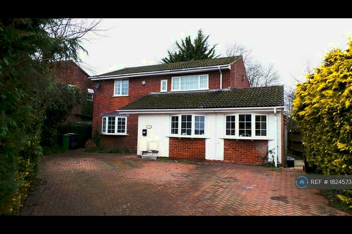 4 Bedroom Detached House To Rent In Hawkesbury Drive, Calcot, Reading, RG31