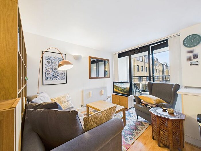 1 Bedroom Flat To Rent In Chart House, London, E14