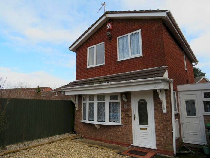 3 Bedroom Link Detached House To Rent In Law Close, Tividale, Oldbury, B69