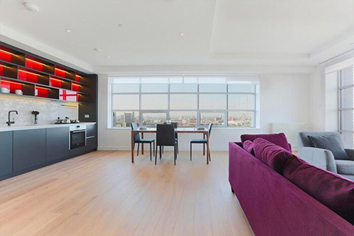 2 Bedroom Apartment For Sale In Kent Building, Hope Street, London, E14