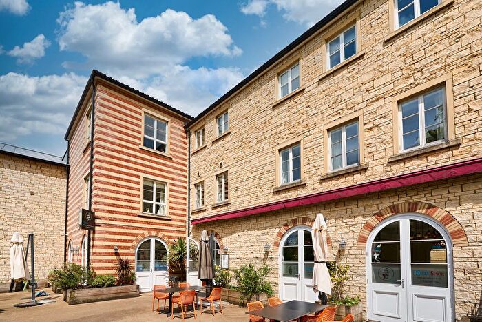 2 Bedroom Flat For Sale In Bridge Yard, Bradford-On-Avon, BA15