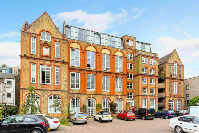 3 Bedroom Apartment To Rent In Silverthorne Lofts, SE5