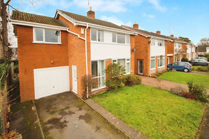 4 Bedroom Detached House For Sale In The Deansway, Off Hurcott Road, Kidderminster, DY10