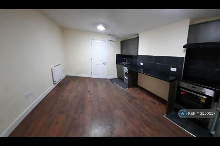 Studio To Rent In Osbaldeston Road, London, N16