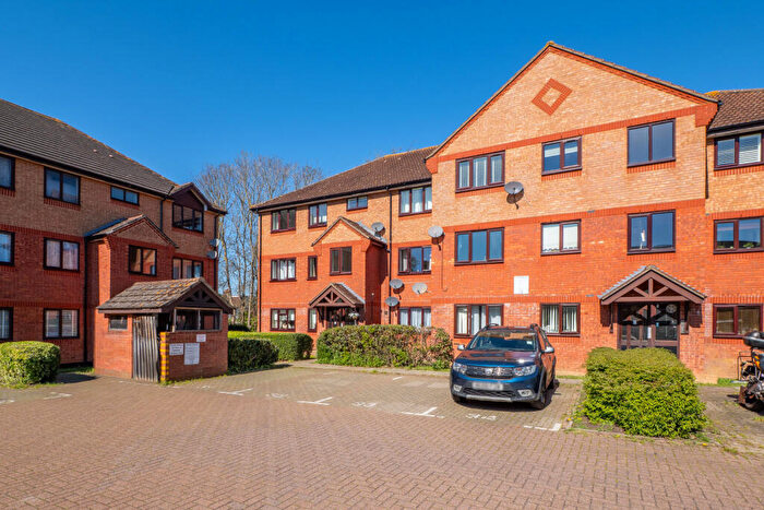 1 Bedroom Apartment To Rent In Chartwell Gardens, Cheam, Sutton, SM3
