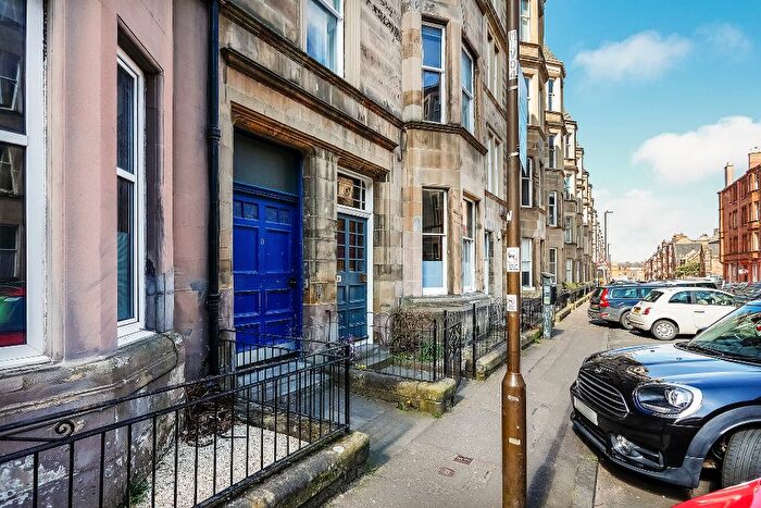 3 Bedroom Flat To Rent In Montpelier Park, Bruntsfield, Edinburgh, EH10