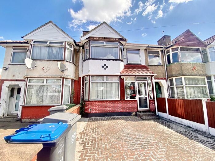 4 Bedroom Semi Detached House For Sale In Eton Grove, London, NW9