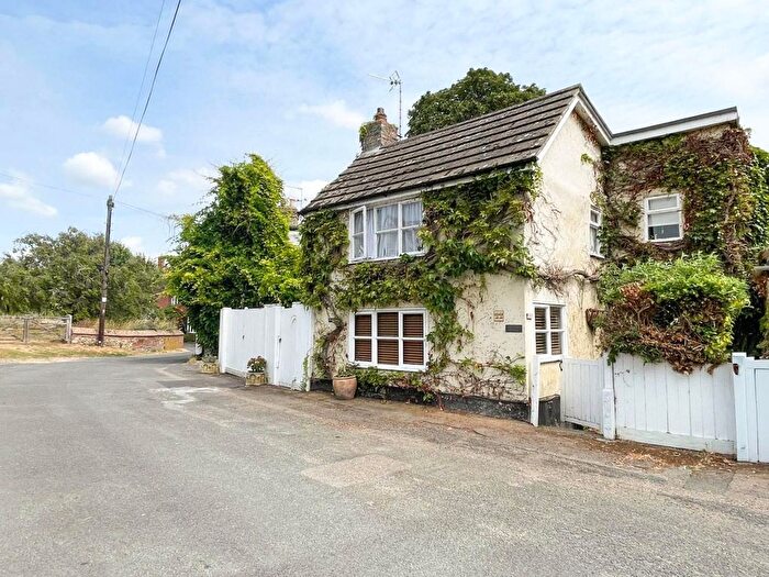 2 Bedroom Detached House For Sale In Green Street, Duxford, Cambridge, CB22