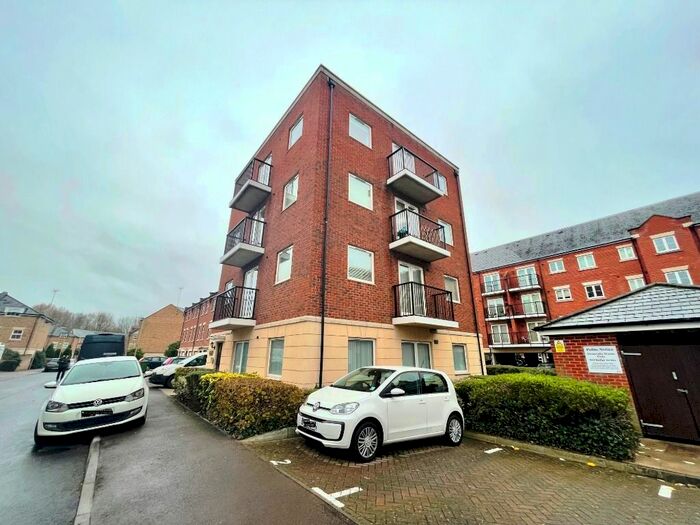 2 Bedroom Flat To Rent In Brookbank Close, Cheltenham GL50