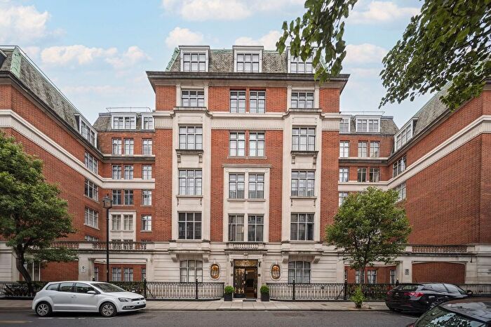 1 Bedroom Flat To Rent In Hallam Street, Marylebone, London, W1W