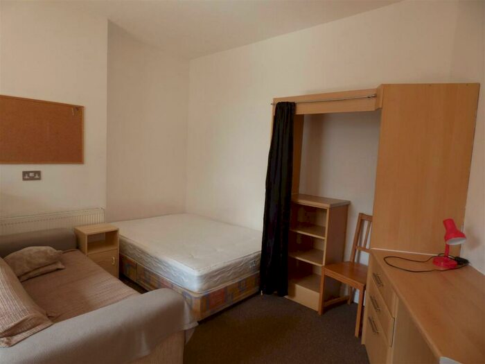 Studio To Rent In Room, Bankfield Road, Huddersfield, HD1