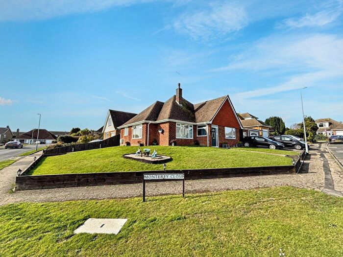3 Bedroom Detached Bungalow For Sale In Monterey Close, Cooden, Bexhill-On-Sea, TN39