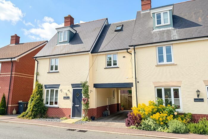 4 Bedroom Semi-Detached House For Sale In Columbine Lane, Stotfold, Hitchin, SG5