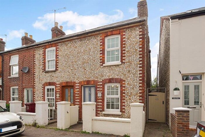 2 Bedroom House To Rent In Victoria Road, Chichester, PO19
