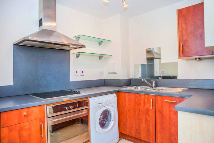 2 Bedroom Apartment To Rent In Westside One, B1