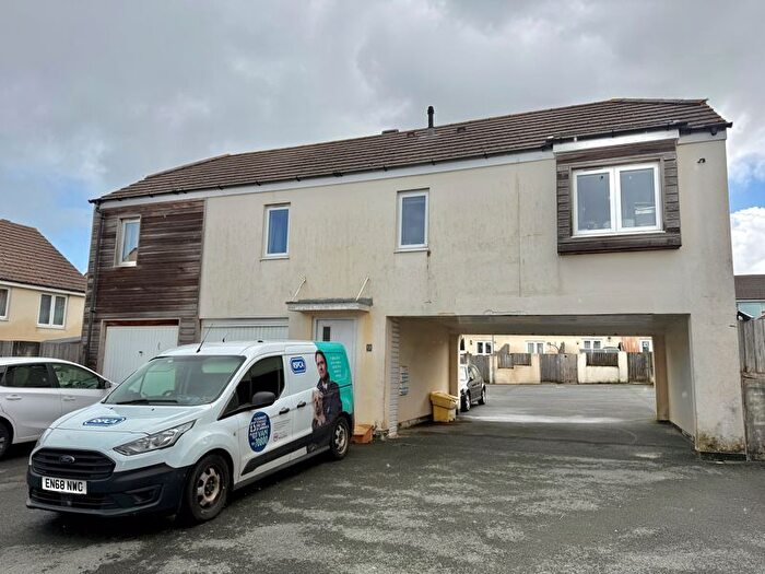 2 Bedroom Flat For Sale In Whitehaven Way, Plymouth, PL6