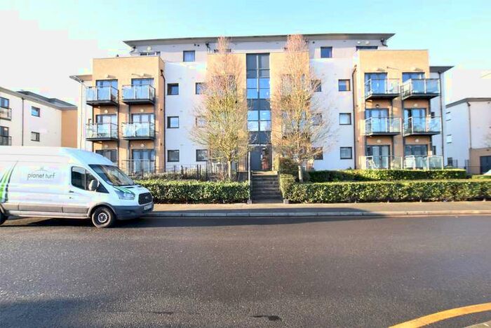 2 Bedroom Flat To Rent In Fern Court, Cottons Approach, Romford, RM7