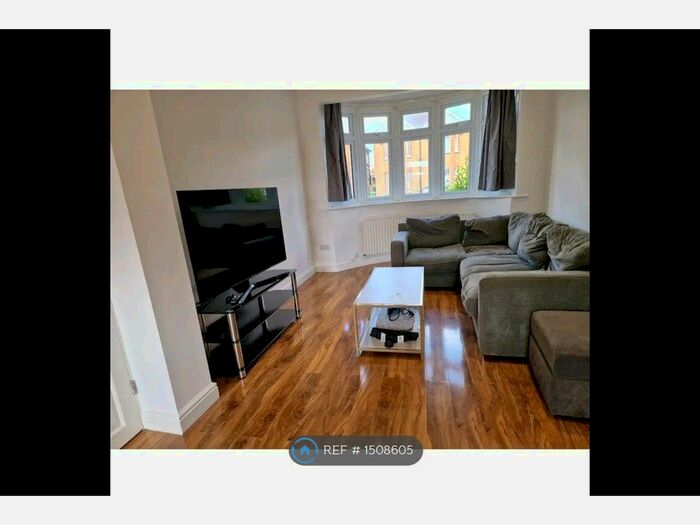 3 Bedroom Terraced House To Rent In Molesey Road, Hersham, Walton-On-Thames, KT12