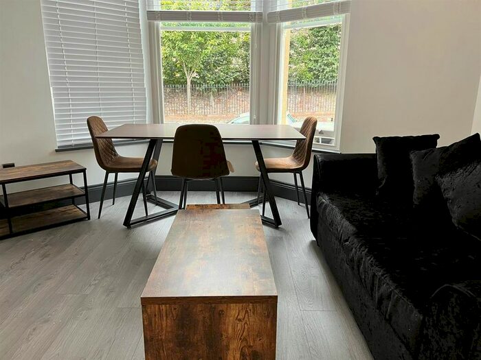 2 Bedroom Flat To Rent In Randall Road, Clifton, Bristol, BS8