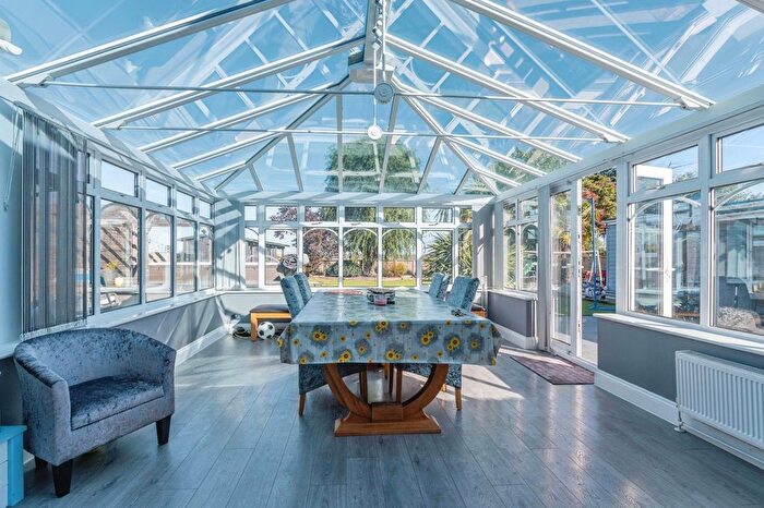 3 Bedroom Bungalow For Sale In Hertford Drive, Fobbing, Stanford Le Hope, Essex, SS17