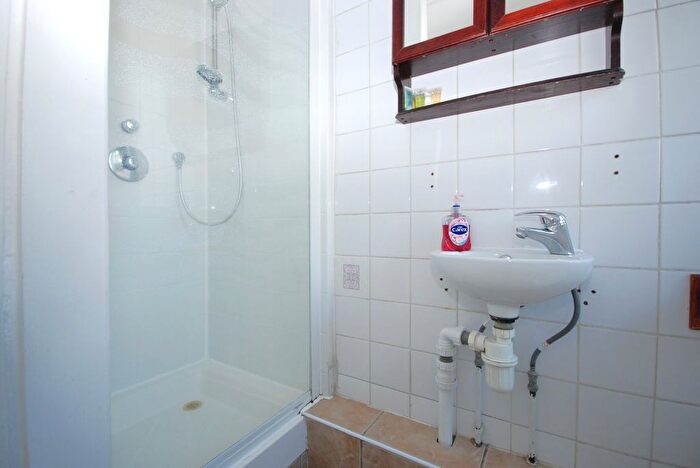 4 Bedroom Terraced House To Rent In St James Crescent, Brixton, SW9
