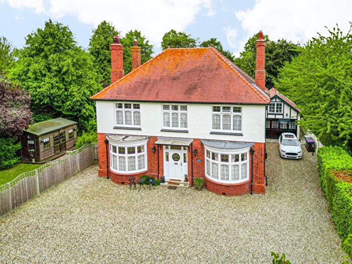 4 Bedroom Detached House For Sale In Witham Road, Woodhall Spa, LN10