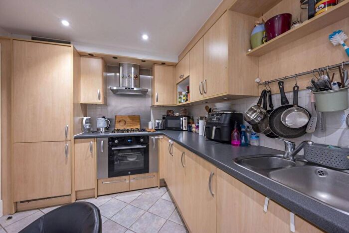 2 Bedroom Flat To Rent In Garricks House, Kingston, Kingston Upon Thames, KT1