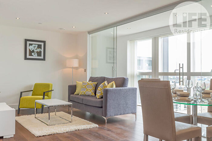 2 Bedroom Flat To Rent In Talisman Tower, Canary Wharf, London, E14