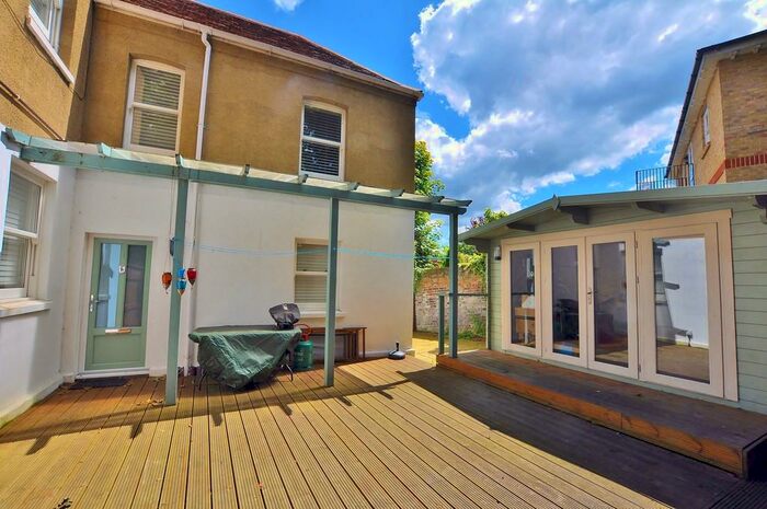 2 Bedroom Ground Flat To Rent In Foxhanger Court, GU1