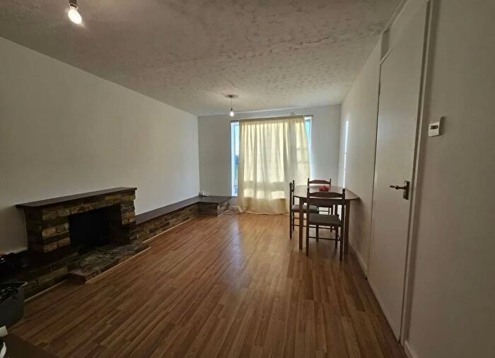 1 Bedroom Flat To Rent In Bourne Avenue, Hayes, UB3