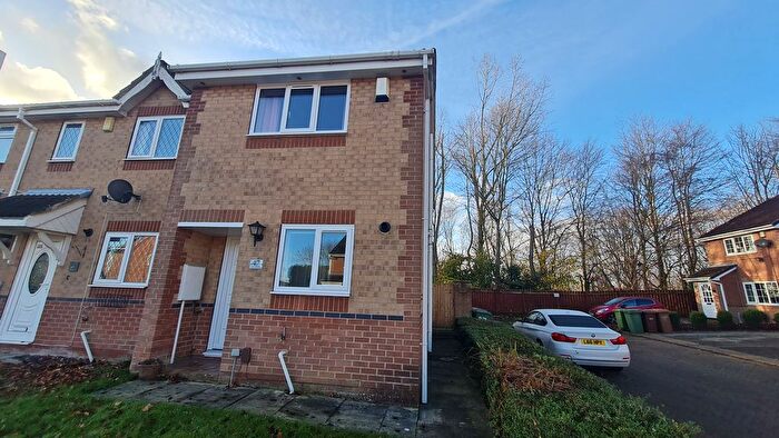 2 Bedroom End Of Terrace House To Rent In Airedale Heights, Wakefield, WF2