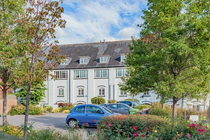 2 Bedroom Flat To Rent In Coopers Lane, Abingdon OX14