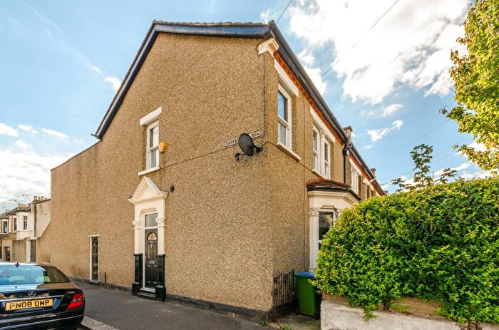 1 Bedroom Flat To Rent In Ramsay Road, Forest Gate, London, E7