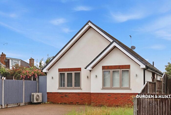 2 Bedroom Detached Bungalow For Sale In Heycroft Road, Hockley, SS5