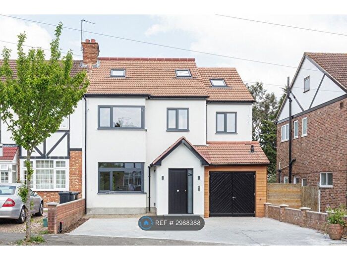 Studio To Rent In Studio Harewood Road, Isleworth, TW7