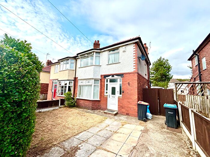 3 Bedroom Semi-Detached House For Sale In Latham Avenue, Helsby, Frodsham, WA6