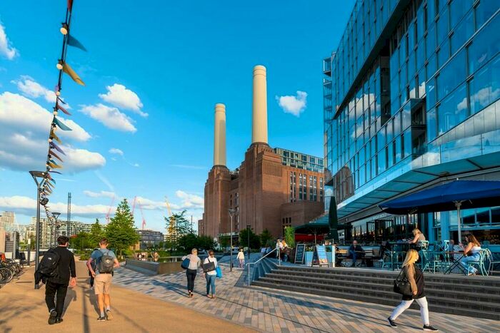 2 Bedroom Apartment To Rent In Circus Road West, SW11