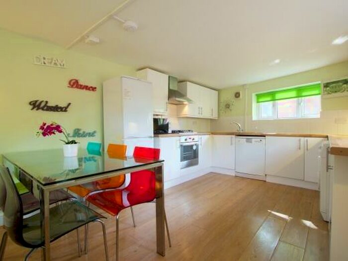 5 Bedroom Terraced House To Rent In Rolleston Drive, Nottingham, NG7