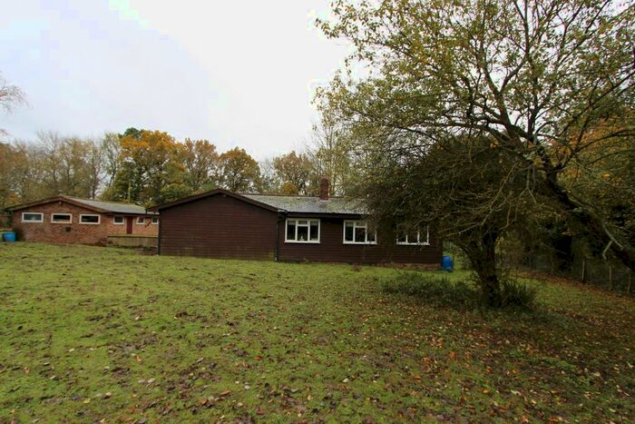2 Bedroom Bungalow For Sale In Water Lane, Thurnham, Maidstone, ME14