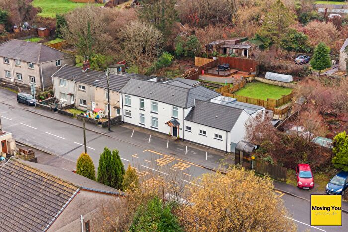 4 Bedroom End Of Terrace House For Sale In Cwmamman Road, Ammanford, Carmarthenshire, SA18