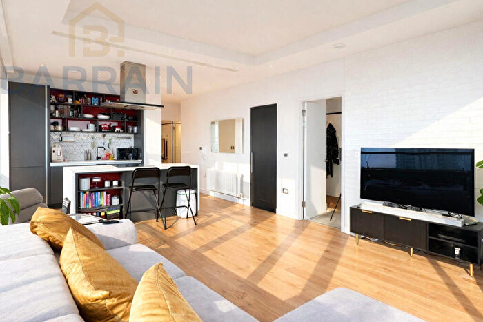 2 Bedroom Flat For Sale In London City Island, E16