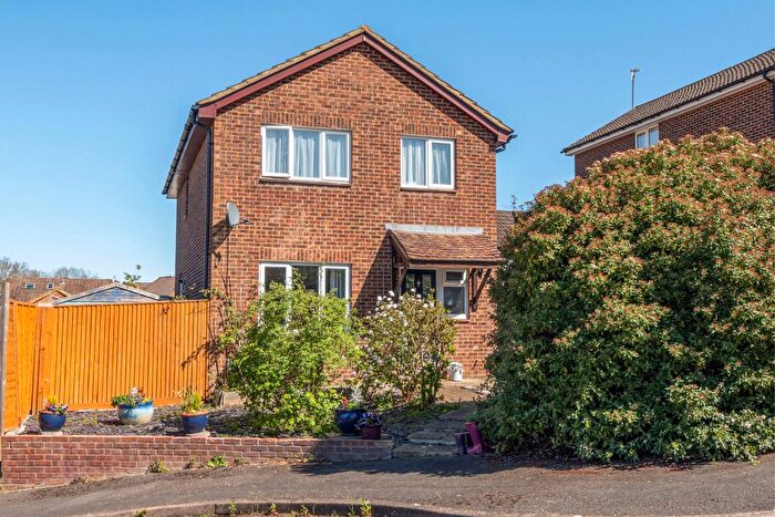 4 Bedroom Detached House For Sale In Guildford, Surrey, GU4