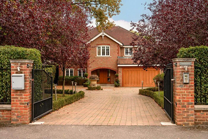 5 Bedroom Detached House For Sale In Heath Ridge Green, Cobham, KT11